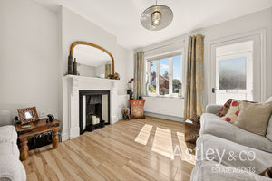 lounge- click for photo gallery